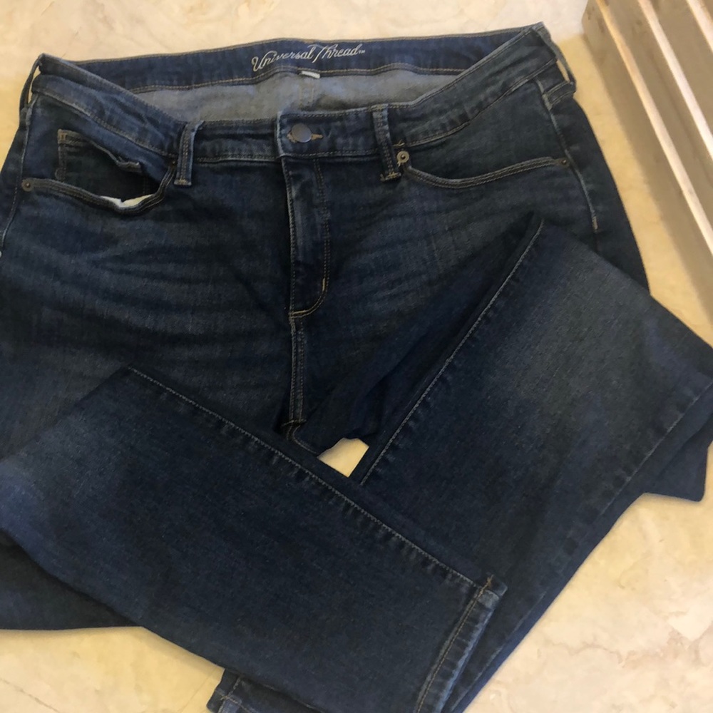 Universal Thread Mid Rise Curvy Skinny Jeans - Picture 3 of 10